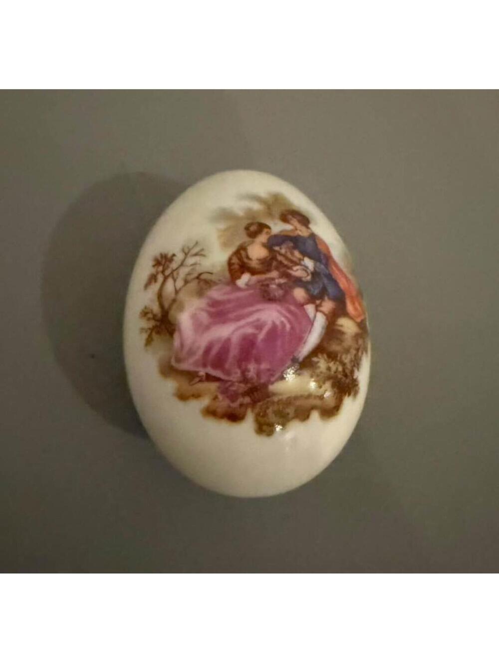 Miniature Limoges France vintage Egg Trinket Box Romantic Scene
